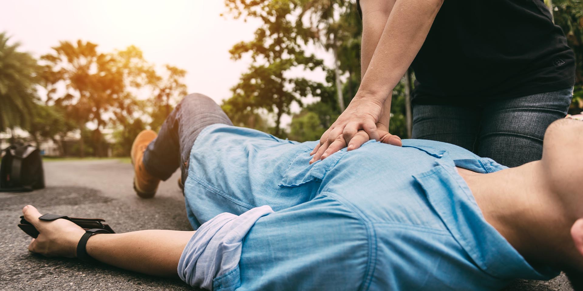 Eine Unterweisung vermittelt euch die wichtigsten Inhalte der Ersten Hilfe. © Shutterstock, PlatooStock