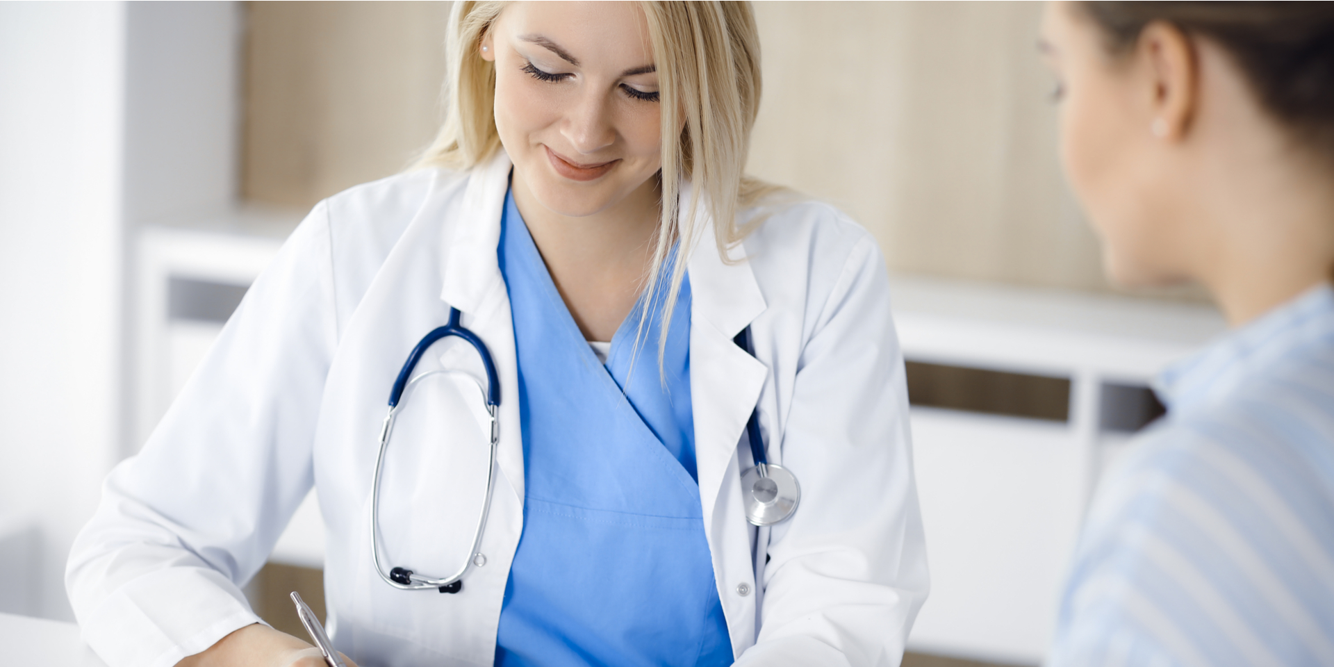 Arbeitsmedizinische Vorsorgen eignen sich zur Prävention berufsbedingter Krankheiten. © Shutterstock, Iryna Rahalskaya